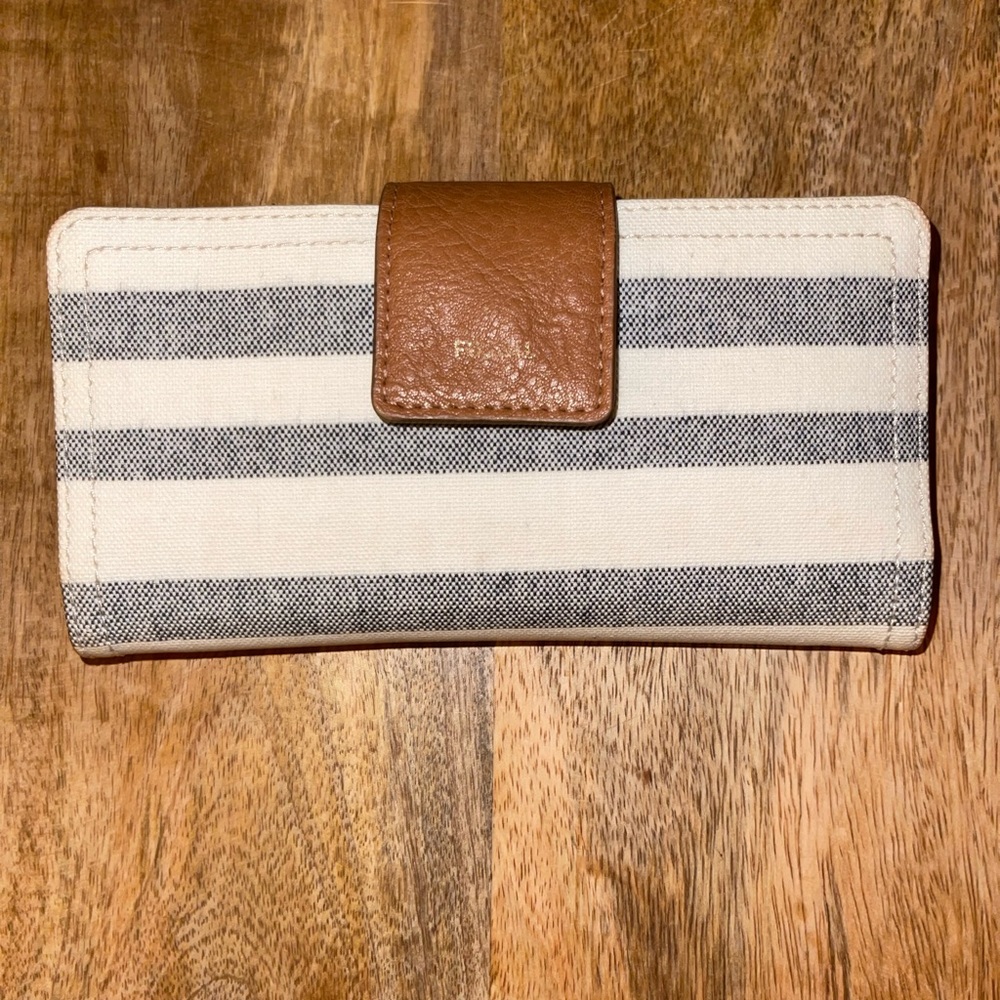 Fossil wallet